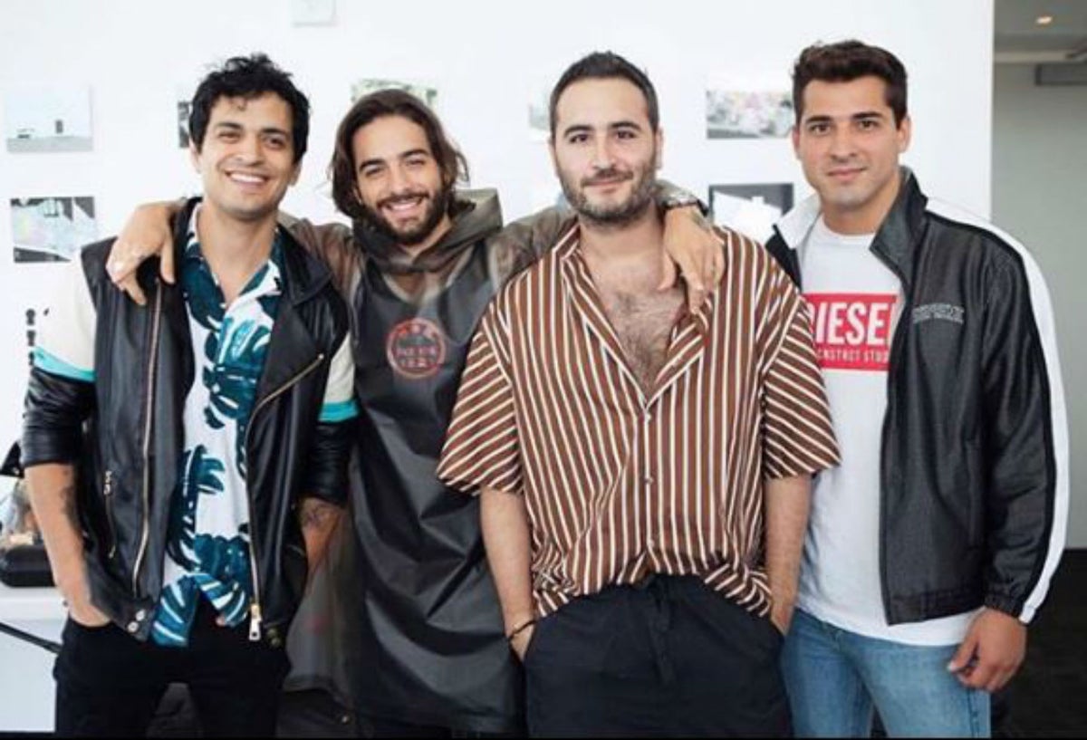 Reik y Maluma interpretan Amigos con derechos