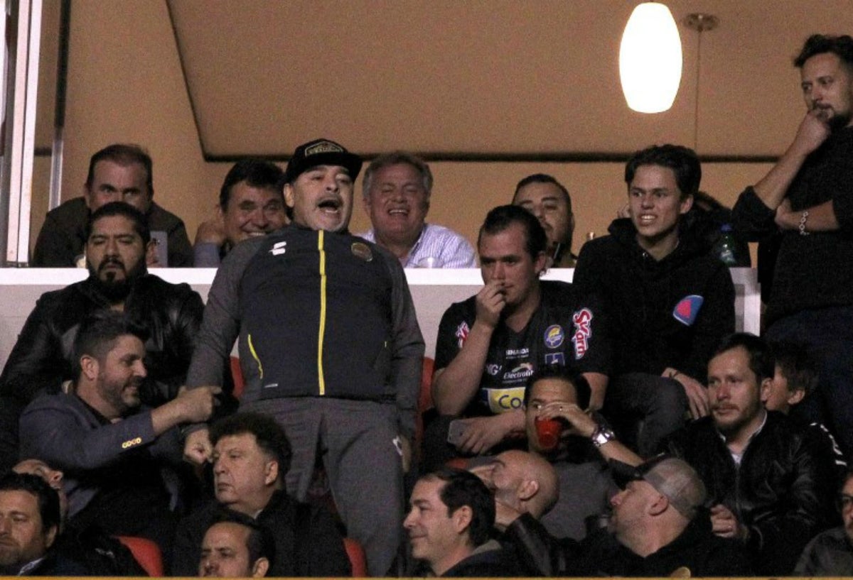 Diego Maradona en la final de la Liga de Ascenso del fútbol mexicano