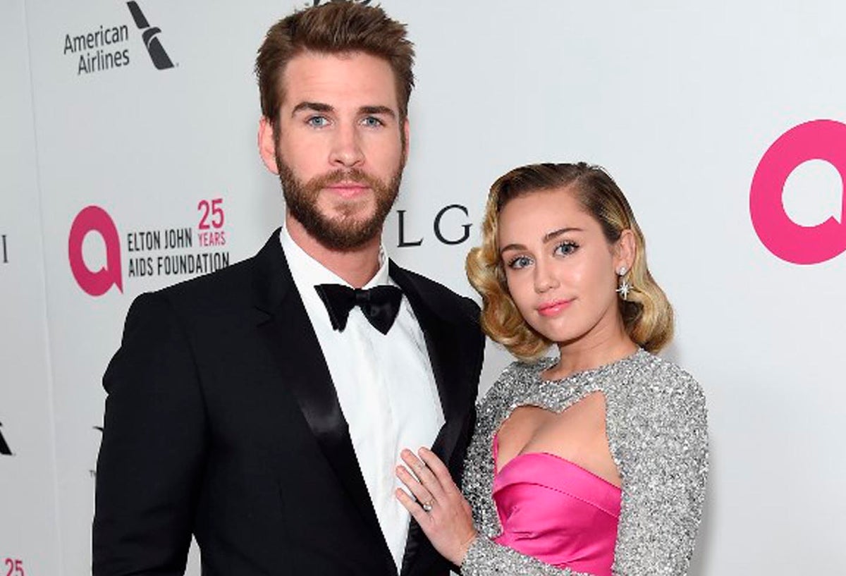 La joven cantante confirmó a través de redes sociales su unión matrimonial con el actor.