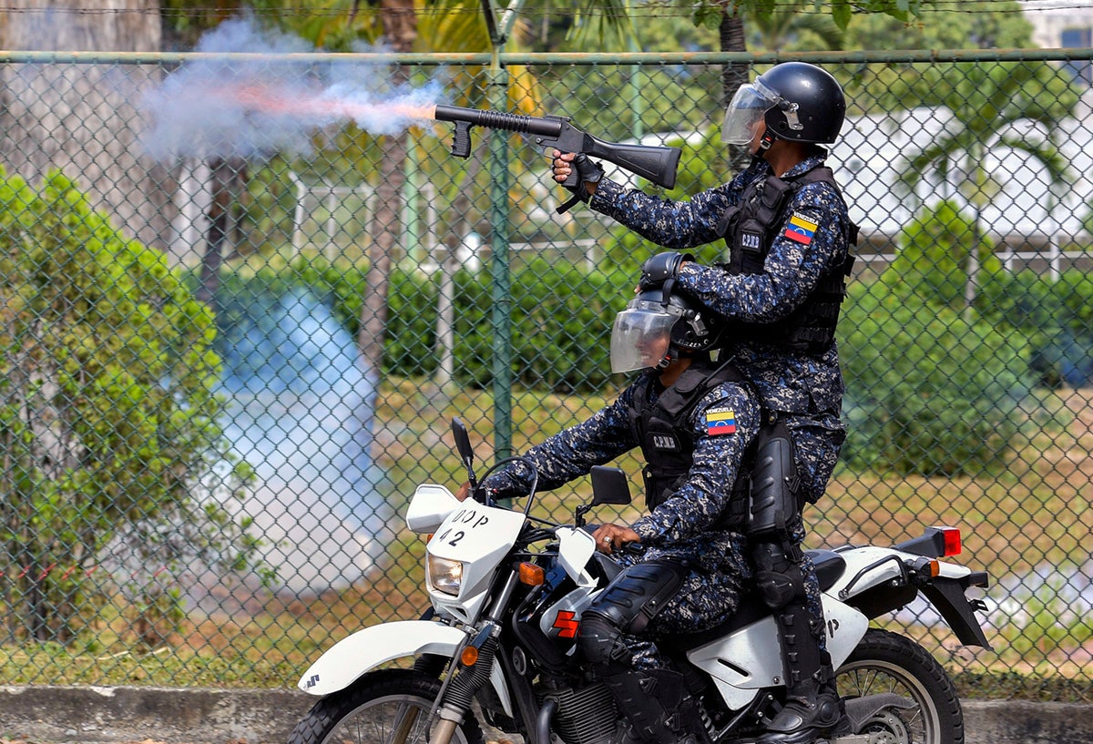Policías venezolanos en Caracas durante una marcha estudiantil, el 21 de noviembre de 2018