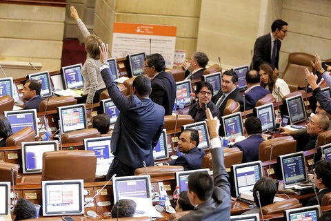 Los congresistas entre diciembre y marzo no laboran pero sí devengan salario.