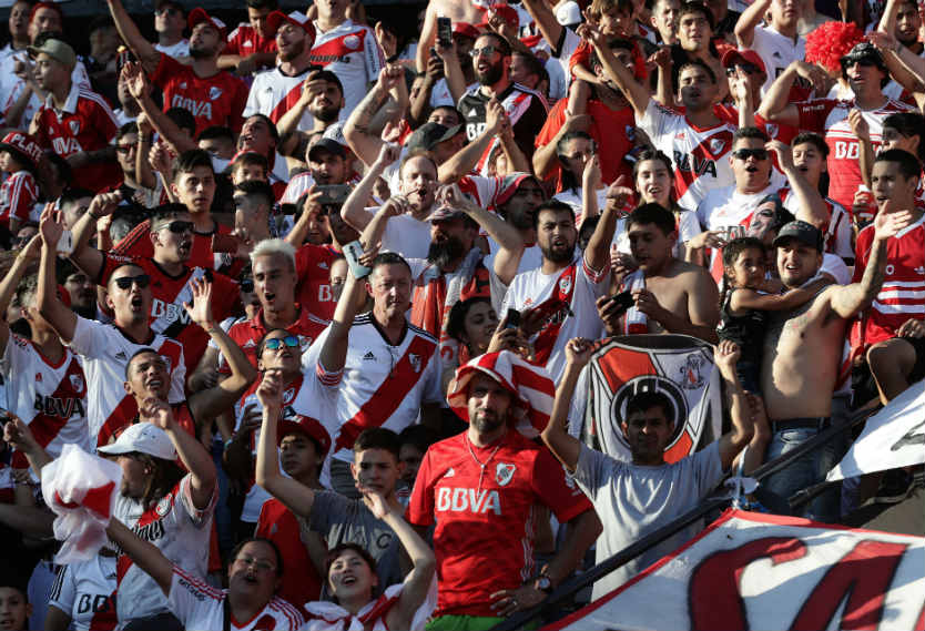 River celebra