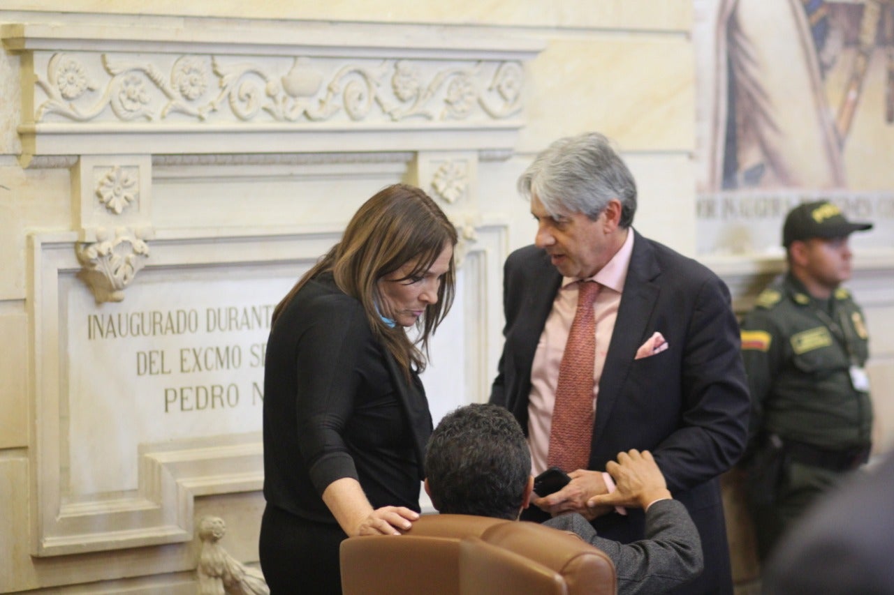 Susana Correa, directora del DPS, señalada de intimidar al Congreso en discusión de reforma política.
