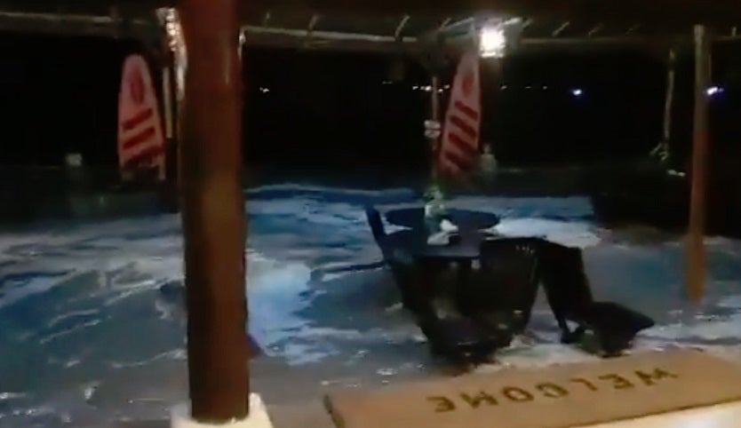 TSUNAMI EN INDONESIA
