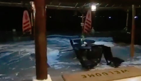 TSUNAMI EN INDONESIA