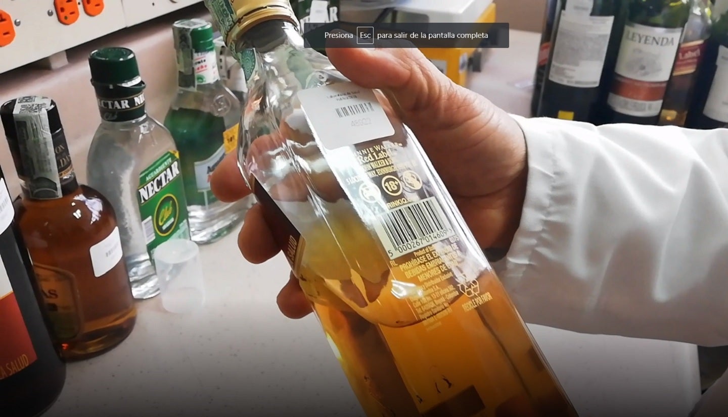 Así es el whisky adulterado