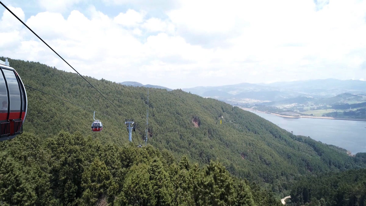 Parque y cable aéreo entre Bogotá y La Calera