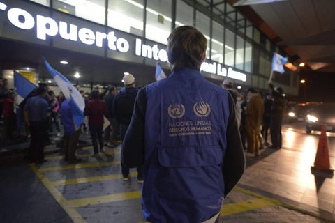 El funcionario colombiano fue retenido en el Aeropuerto La Aurora de Guatemala