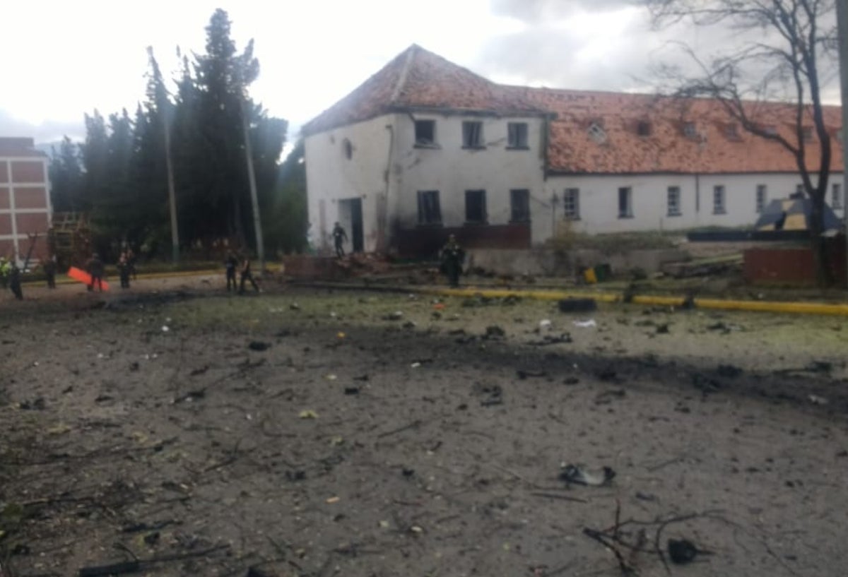 Un carro bomba explotó en Escuela general Santander de la Policía.