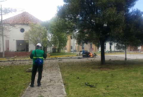 El saldo inicial es de cinco muertos y diez heridos.