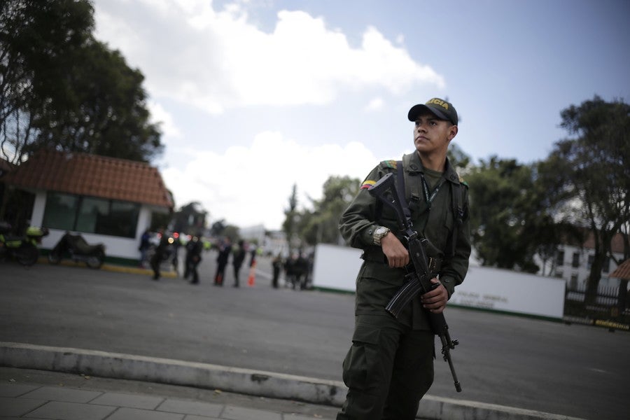 Luego del atentado aumentaron las medidas de seguridad en la Escuela General Santander.