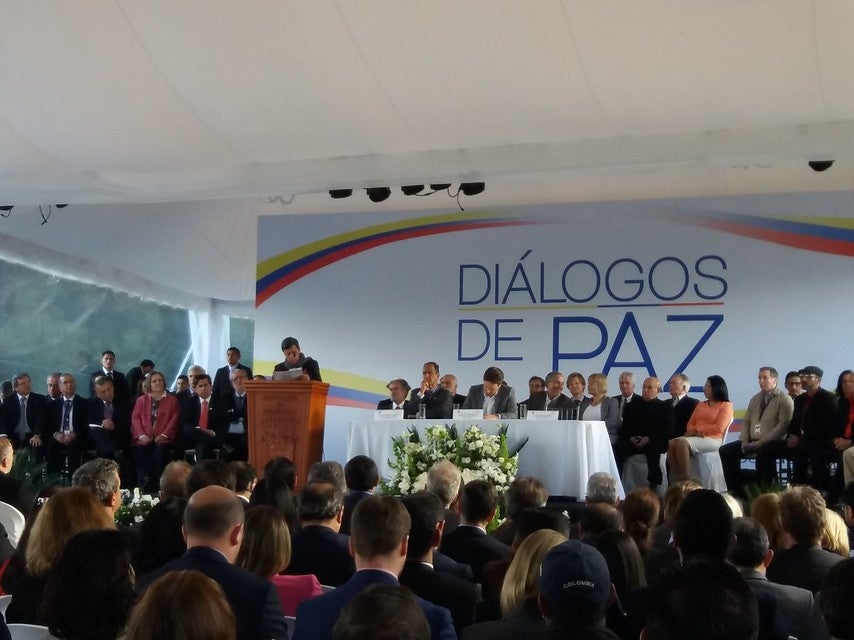 Pablo Beltrán, líder del ELN, en la entonces instalación de la mesa de paz en Ecuador