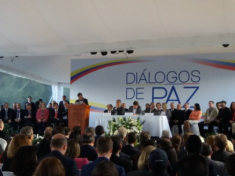 Pablo Beltrán, líder del ELN, en la entonces instalación de la mesa de paz en Ecuador