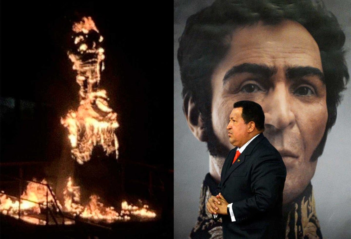 Manifestantes quemaron estatua de Hugo Chávez