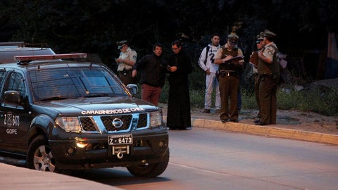 Autoridades atienden explosión en Santiago de Chile