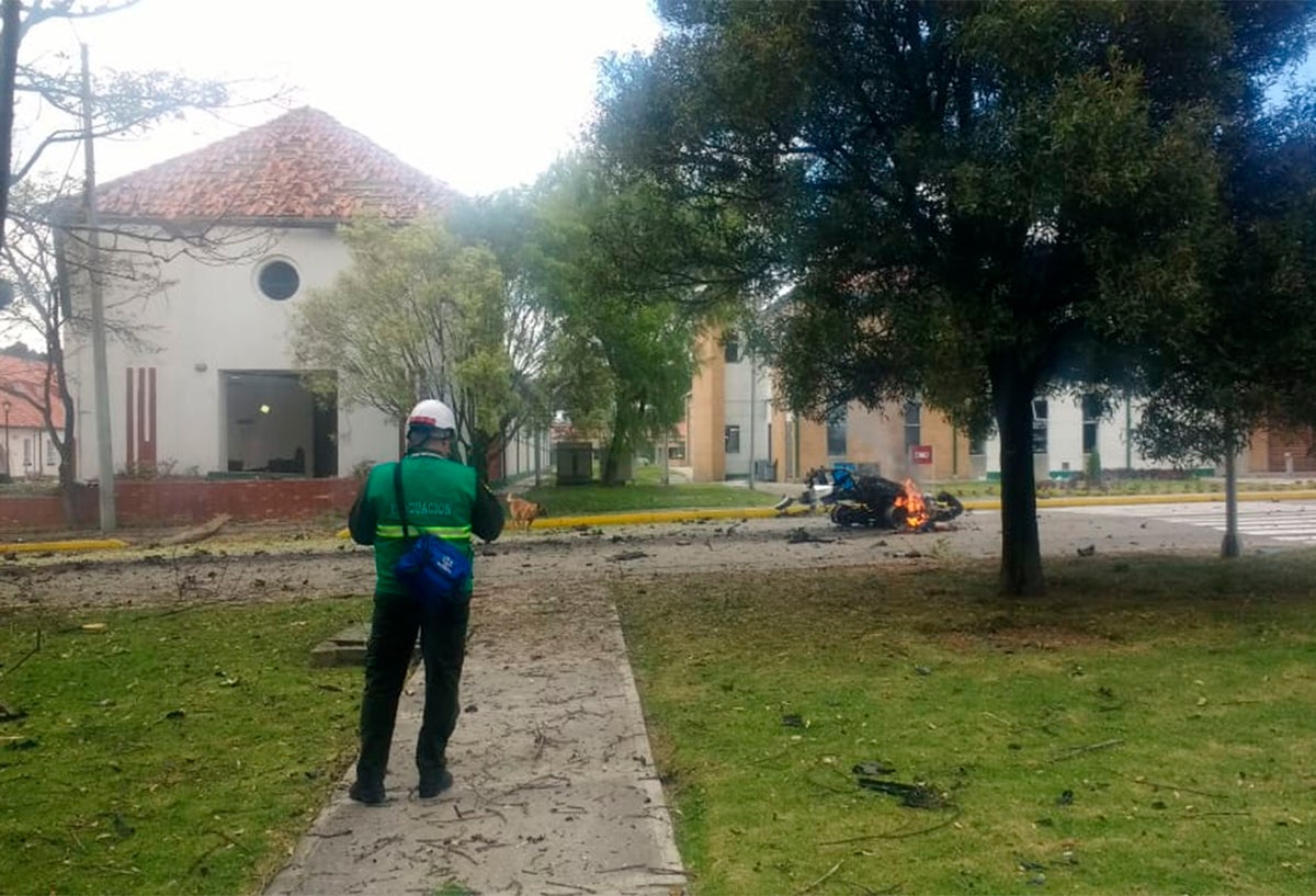 El carro bomba en la Escuela General Santander