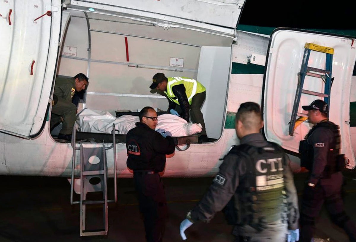 Los restos de alias Guacho cuando fueron trasladados al aeropuerto militar de Catam, el 23 de diciembre de 2018
