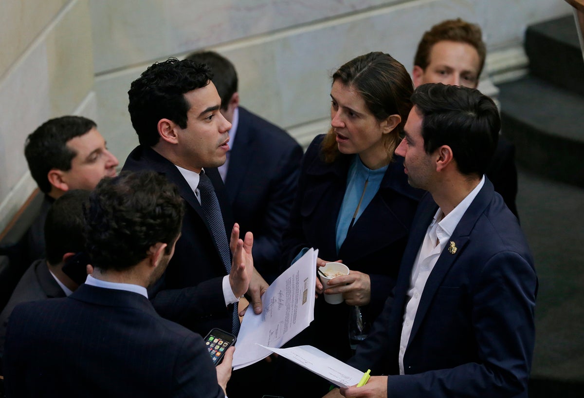 Congresistas debatiendo la ley de financiamiento, el 17 de diciembre de 2018 en la plenaria de Senado, en Bogotá