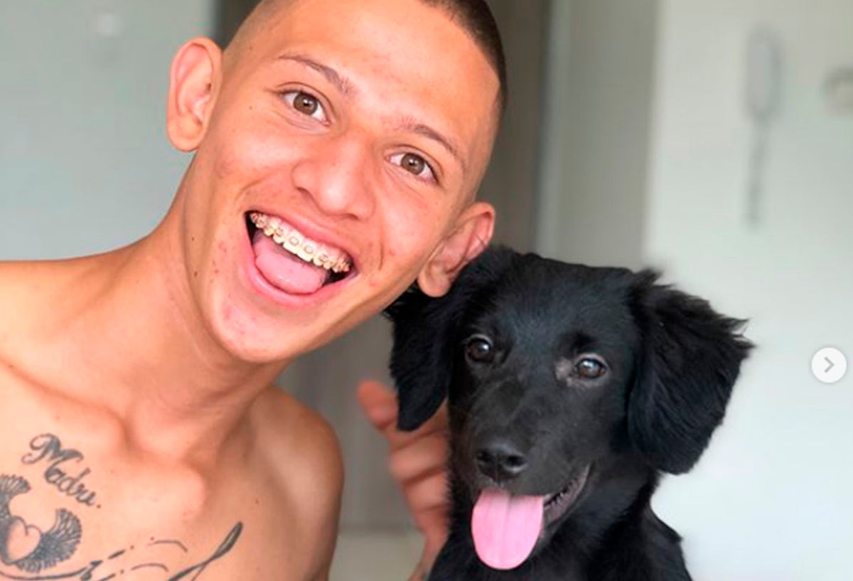 El instagramer fue víctima de un ataque por parte de unos hombre que se dirigían en una moto.