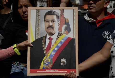 Nicolás Maduro se posesionó para asumir el poder hasta 2025.