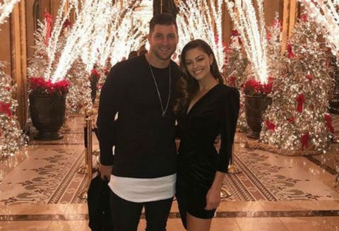 Tim Tebow y Demi-Leigh Nel-Peters se comprometieron