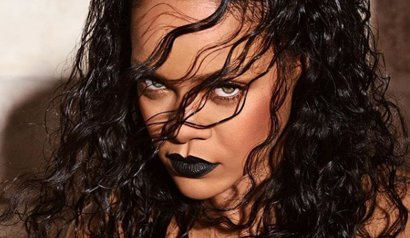 Rihanna, cantante nacida en Barbados.