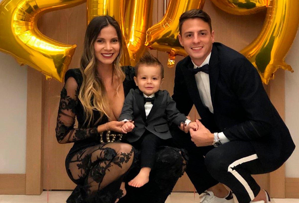 Santiago Arias y su esposa despidiendo el año 2018
