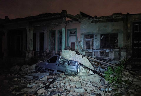 Tornado golpea a Cuba