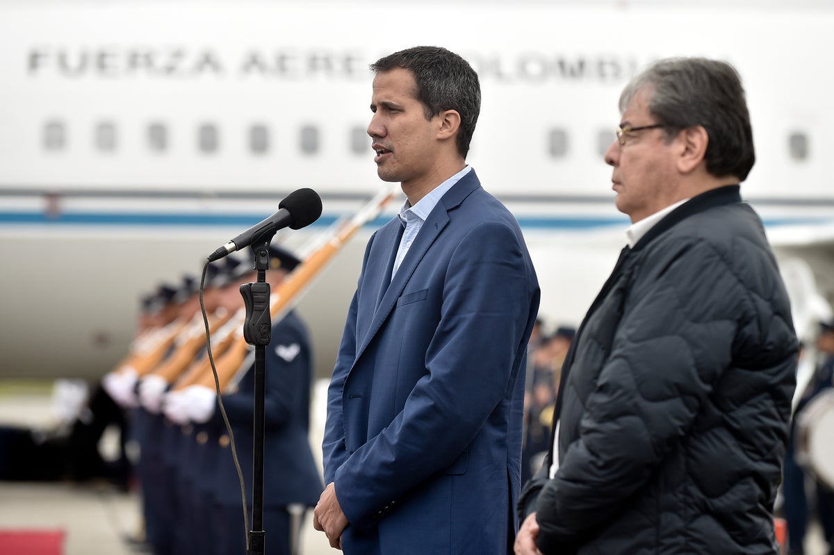 Juan Guaidó presidente interino de Venezuela y el Canciller Carlos Holmes Trujillo