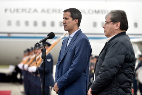 Juan Guaidó presidente interino de Venezuela y el Canciller Carlos Holmes Trujillo