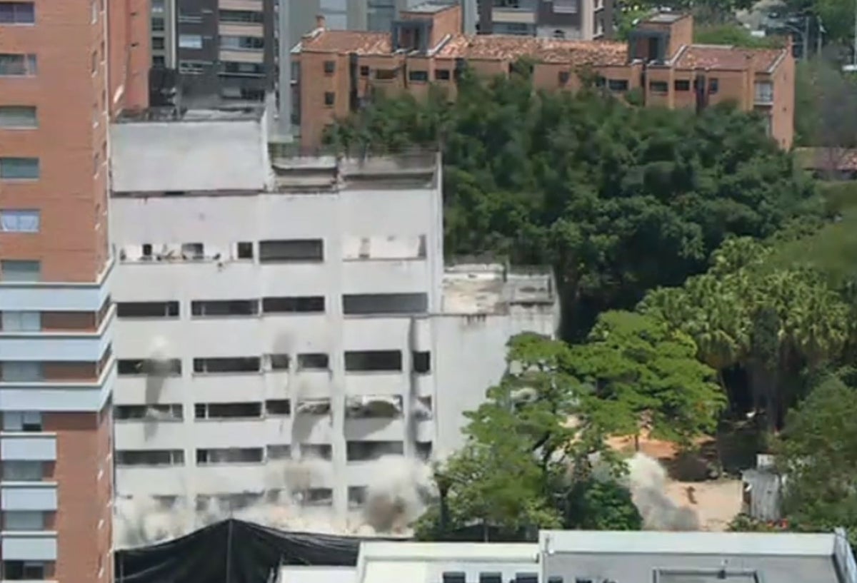 Así fue la caída del edificio Mónaco, fortín de Pablo Escobar.