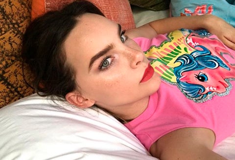 La cantante mexicana mostró su nueva apariencia al ponerse brackets.