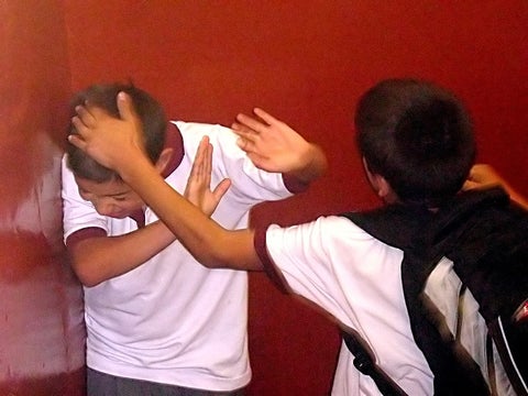 Asistir a clases y salir ilesos para algunos se ha convertido en un reto.