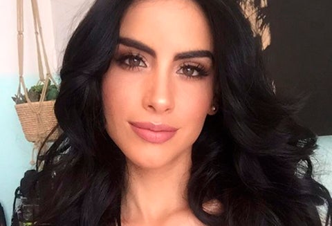 La presentadora compartió una serie de videos en Instagram, donde se le ve discutiendo con una mujer que la trató mal mientras se encontraba en Perú.