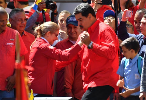 Cilia Flores y su esposo Nicolás Maduro bailando en Caracas, al tiempo que se vivía la crisis en la frontera, el 23 de febrero de 2019