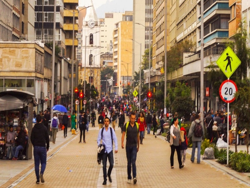 Personas en el centro del país.