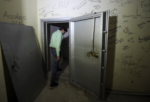 La caja fuerte que Pablo Escobar tenía dentro del edificio Mónaco, en Medellín