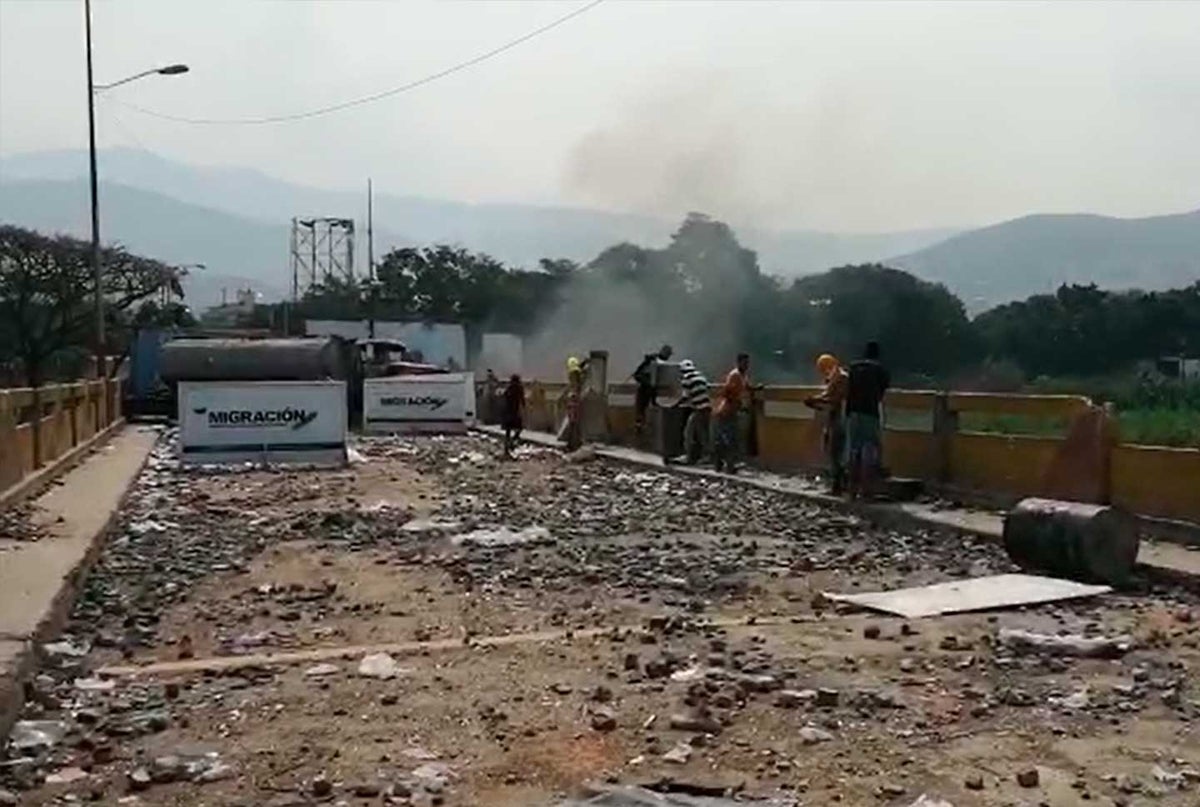 Escombros en frontera con Venezuela
