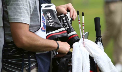 Caddie de golf en el Country Club de Bogotá