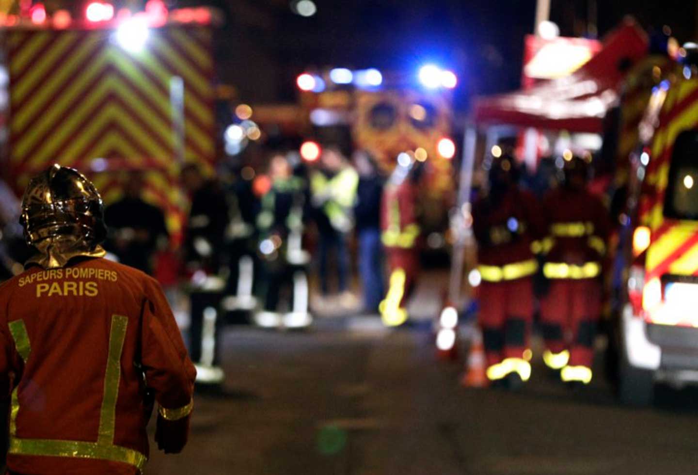 Bomberos atienden incendio en Paris