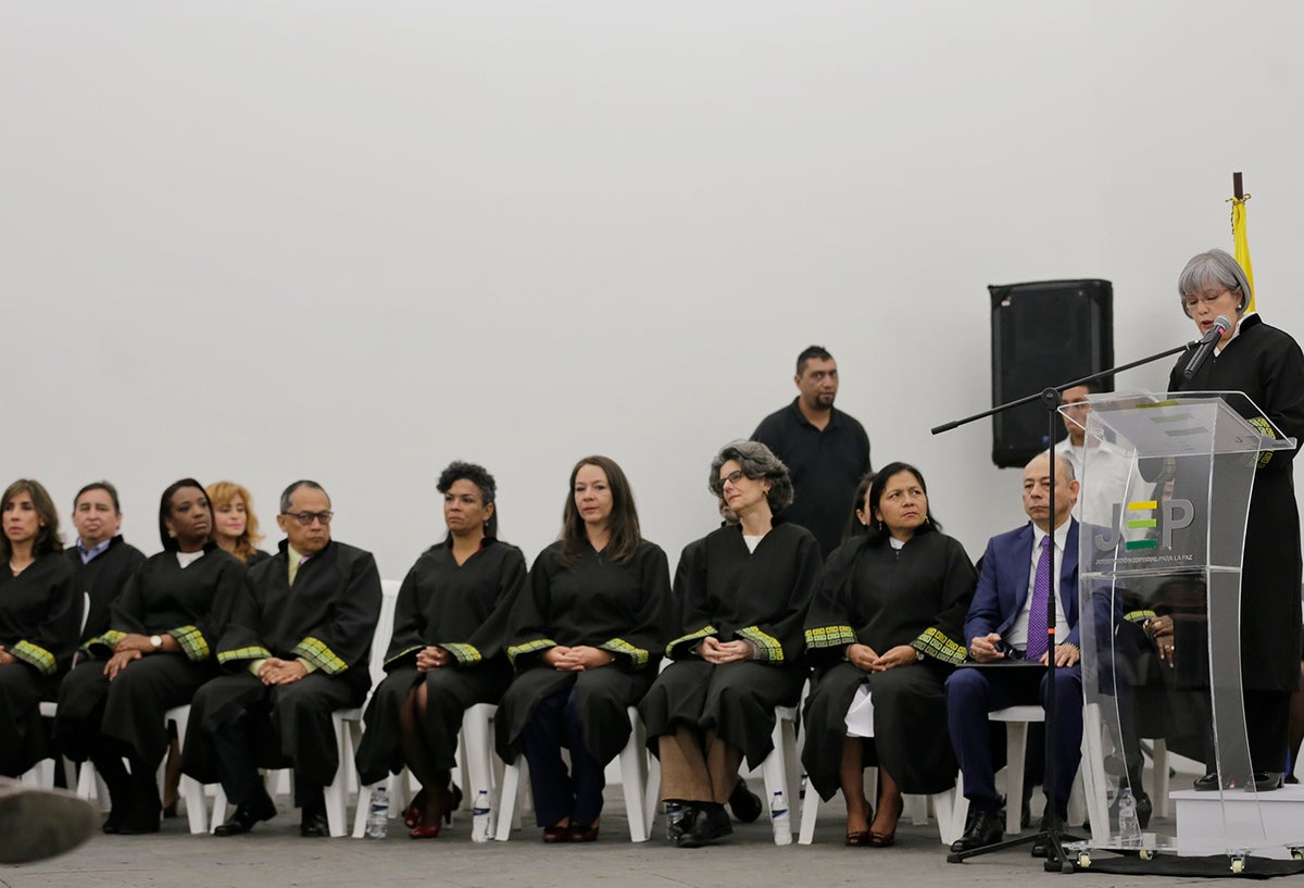 Los magistrados de la JEP cuando se cumplió un año de la puesta en funcionamiento del tribunal, el 16 de enero de 2019