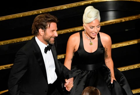 Los rumores de un posible romance han comenzado a tomar fuerza en los medios y los fans de ambos artistas.
