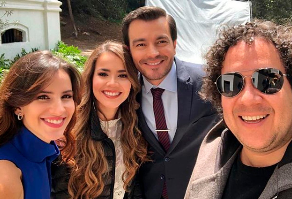 Laura de León confesó a sus seguidores que ella no es la actriz que interpreta las escenas íntimas en la serie.