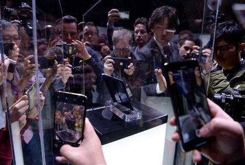 Huawei también presenta su teléfono con pantalla plegable