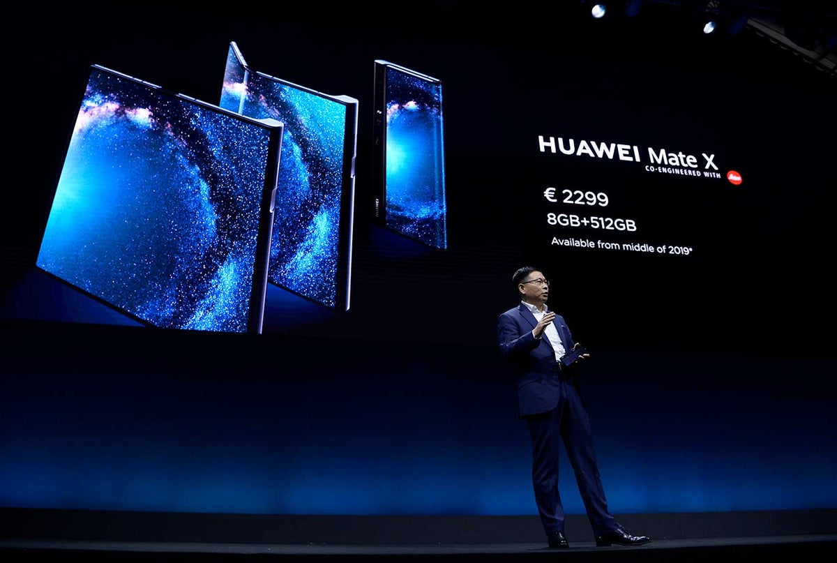 Huawei presenta su Mate X, smartphone con pantalla plegable