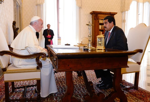 El papa Francisco y Nicolás Maduro el 13 de junio de 2013 en el Vaticano