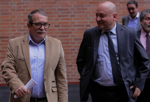 Rodrigo Londoño y Carlos Lozada, integrantes del partido Farc