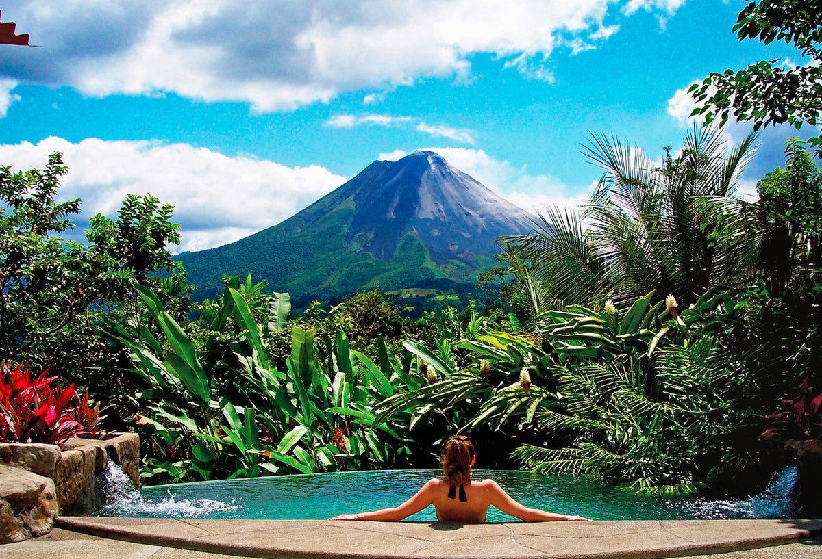 Una mujer disfrutando de sus vacaciones