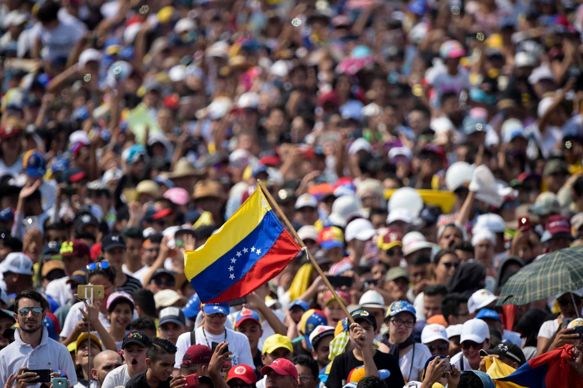 Masiva asistencia de colombianos y venezolanos a concierto Venezuela Aid Live
