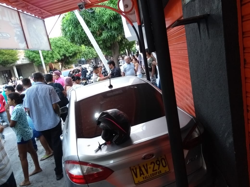 Las autoridades investigan si habían consumido licor.